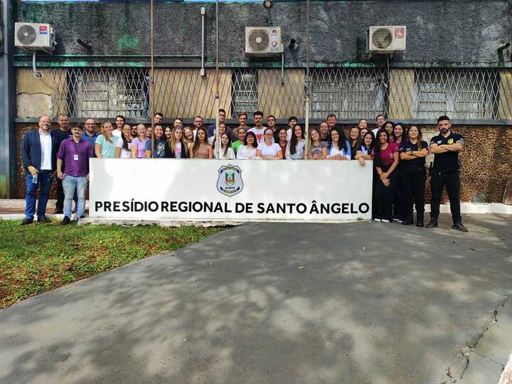 Acadêmicos de Direito da FEMA realizam visita técnica e atendimentos no Presídio Regional de Santo Ângelo. - FEMA