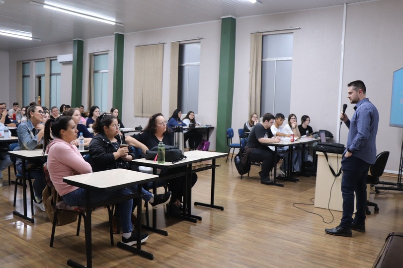 Aula Especial com o médico cardiologista Giovani Commanduli - FEMA