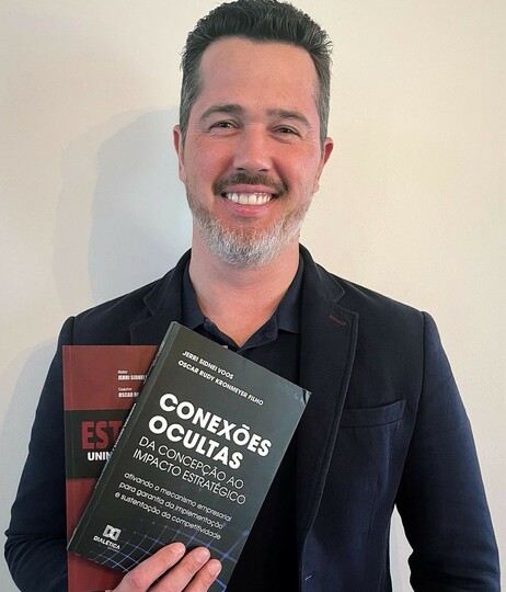 Professor da FEMA lança segundo livro sobre estratégia e gestão empresaria.l - FEMA