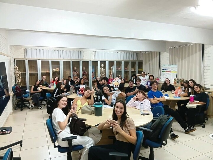 Entre estrutura e comportamento: acadêmicos de Psicologia da FEMA vivenciam prática em Neuroanatomofisiologia - FEMA