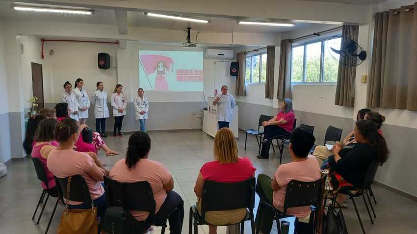 Acadêmicos de Enfermagem da FEMA Promovem Palestra sobre Outubro Rosa na APADA. - FEMA