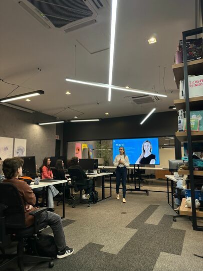 Acadêmicos de Marketing realizam visita técnica à GH Brantech e Escola de Negócios - FEMA