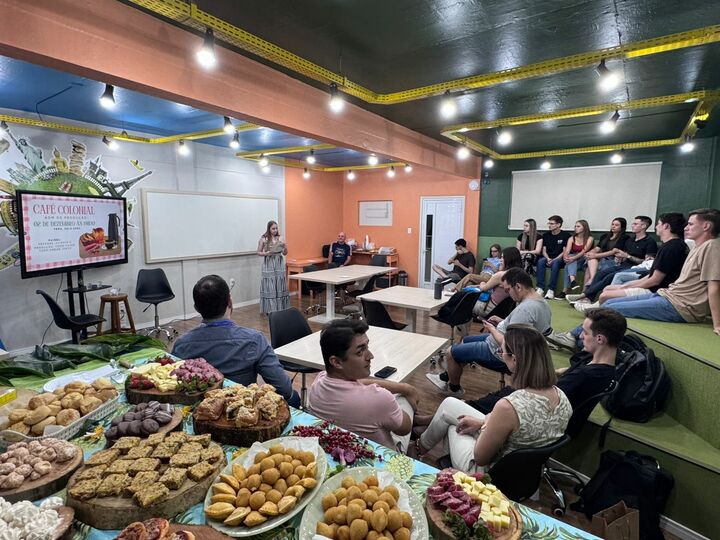 Projeto Café Colonial integra teoria e prática no Curso de Administração da FEMA - FEMA