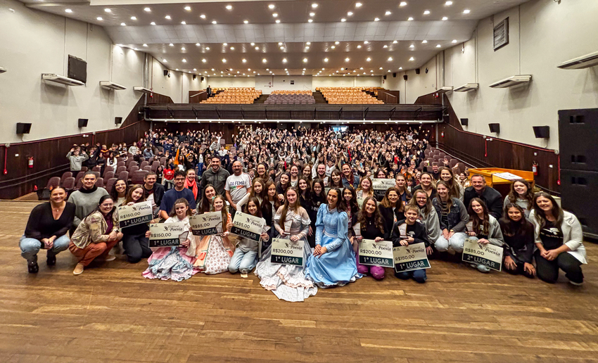 Festival de             Poesias FEMA 2025 emociona com o tema “Pequenos Gestos, Grandes Mudanças” - FEMA