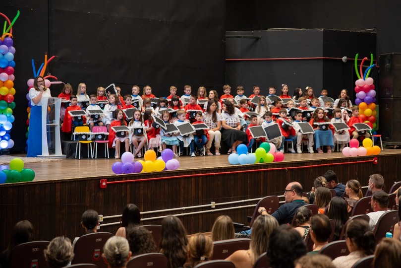 Formatura do Pré II – Educação Infantil FEMINHA - FEMA