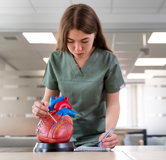 FEMA oferece Pós-graduação de Enfermagem em Cardiologia e Hemodinâmica - FEMA