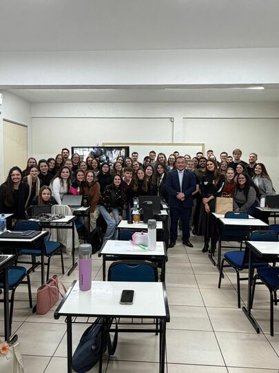 Diretora do Presídio Estadual de Santa Rosa participa de encontro com acadêmicos de Direito da FEMA - FEMA