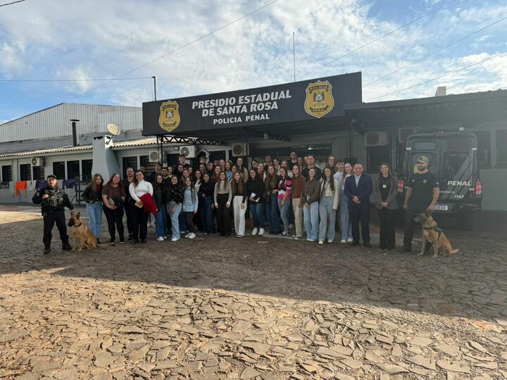 Acadêmicos de Direito da FEMA realizam visita técnica ao Presídio Estadual de Santa Rosa - FEMA