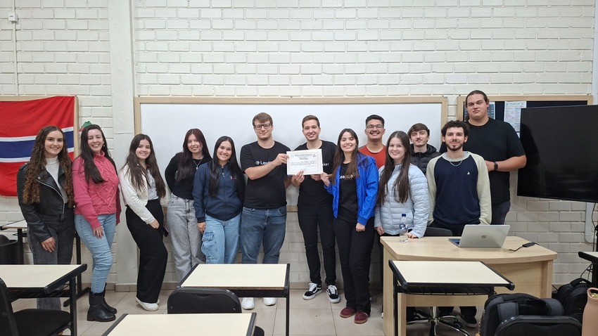 Acadêmicos da FEMA vivenciam prática de marketing conversacional e inteligência artificial - FEMA