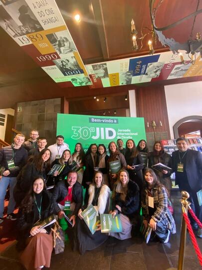 Acadêmicos e Professores do curso de Direito da FEMA participam da 30.ª Jornada Internacional de Direito, em Gramado. - FEMA