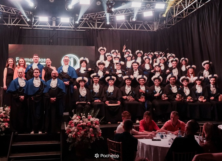 FEMA celebra a formatura de duas turmas do Técnico em             Informática em noite marcada por emoção e conquistas - FEMA