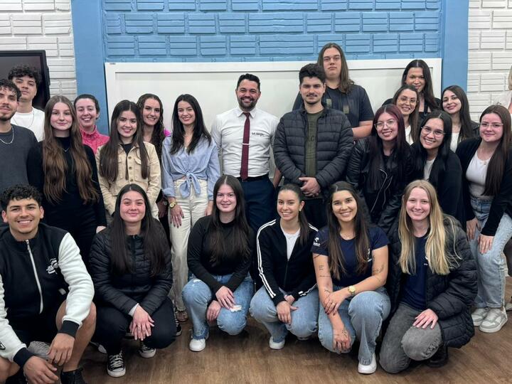 Imobiliária JAEGER participa de atividade prática com acadêmicos da FEMA - FEMA