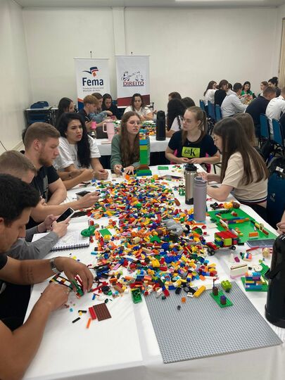 Acadêmicos de Direito da FEMA participam de Workshop com Lego® Serious Play® - FEMA