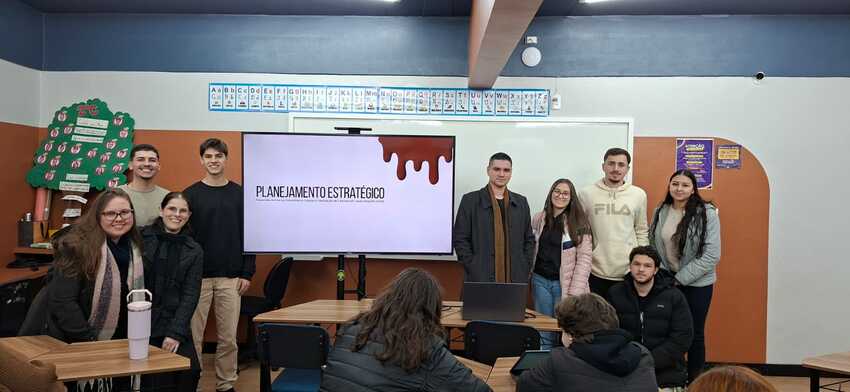 Trabalho de Extensão integra Marketing e Ciências Contábeis em experiência prática de gestão e estratégia - FEMA
